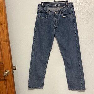 Wrangler Men's Classic Blue Straight Jeans